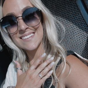 Meet your Posher, Sierra